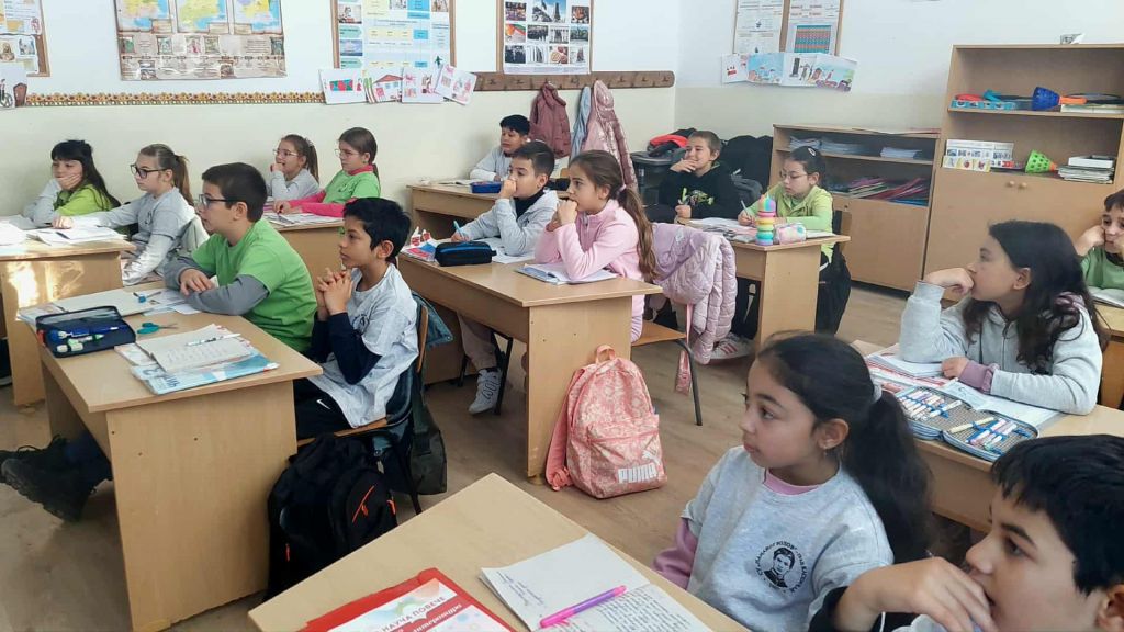Седмокласници с Будителски Дух: Вдъхновяващ Урок по Родолюбие за 1 Ноември! 2