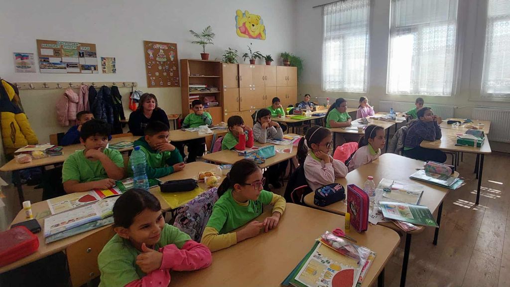 Седмокласници с Будителски Дух: Вдъхновяващ Урок по Родолюбие за 1 Ноември! 5